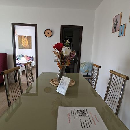 Old Town Apartment Bukares Bagian luar foto
